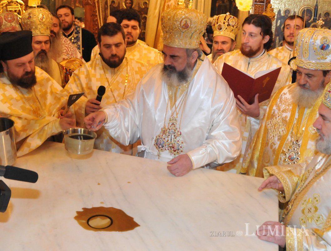 Catedrala patriarhală - „casă a prezenţei şi lucrării Preasfintei Treimi” 331742