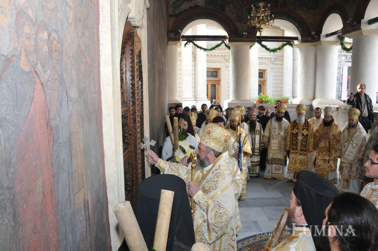 Catedrala patriarhală - „casă a prezenţei şi lucrării Preasfintei Treimi” 331745