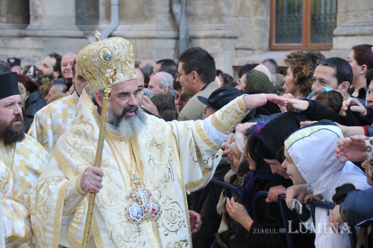 Catedrala patriarhală - „casă a prezenţei şi lucrării Preasfintei Treimi” 331746