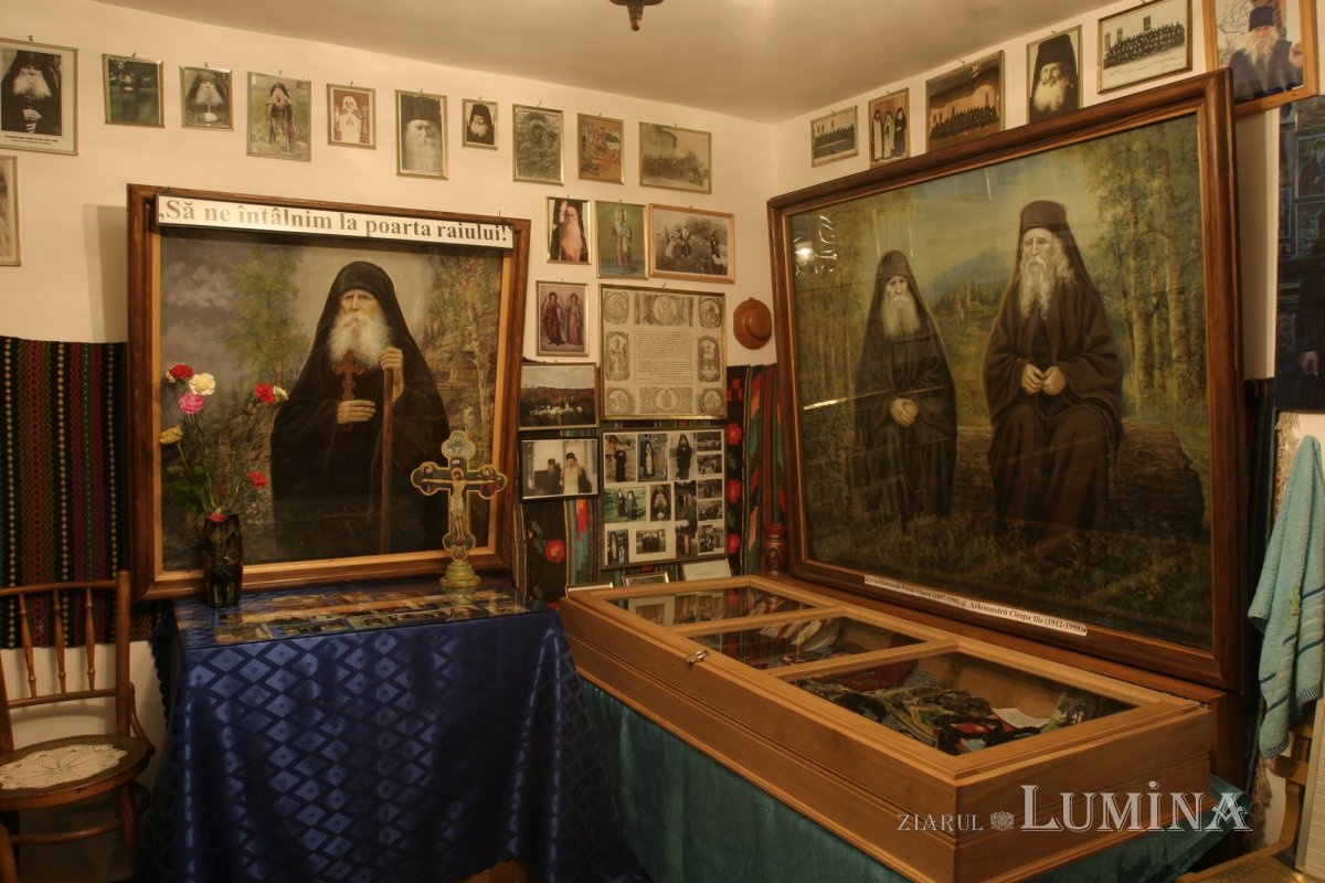 Părintele Paisie Olaru: „Cine se roagă cu psalmi îi arde pe diavoli“ 177378