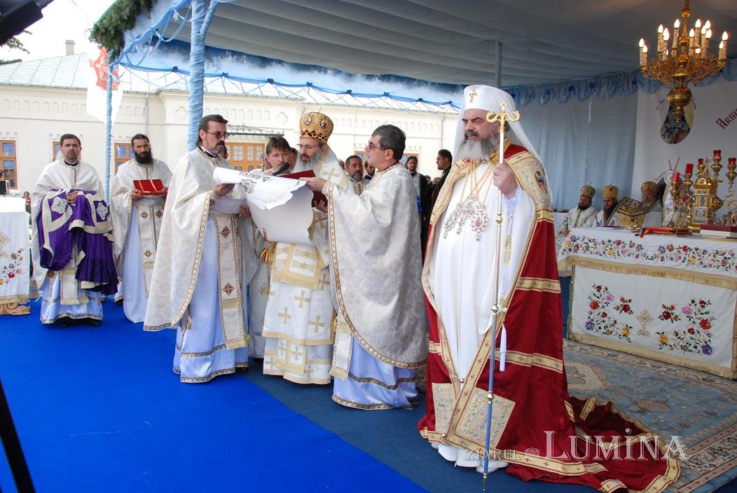 Arhiepiscopia Romanului şi Bacăului 320400