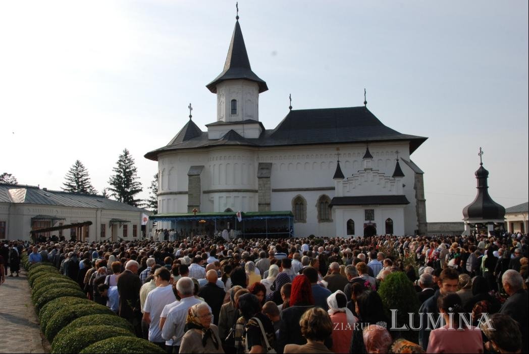 Arhiepiscopia Romanului şi Bacăului 320408