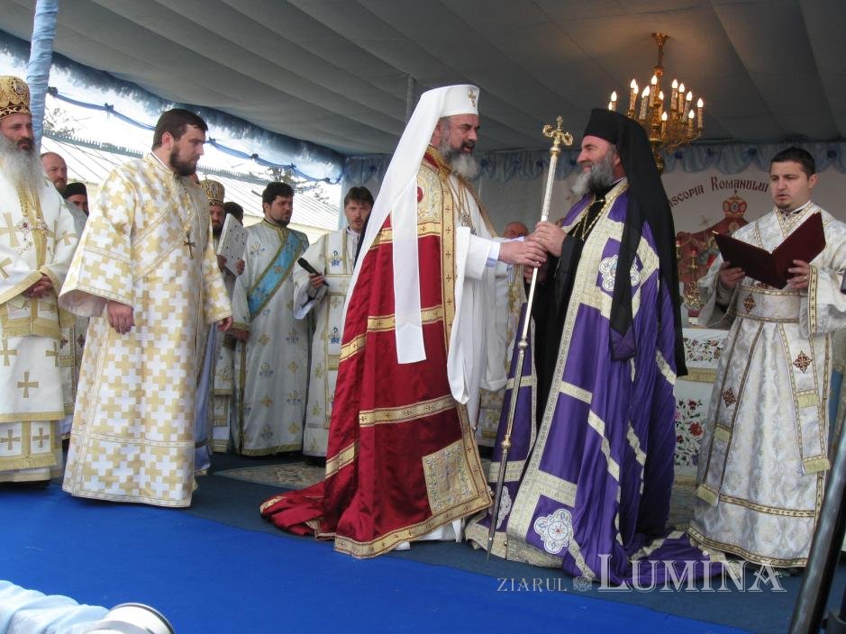 Arhiepiscopia Romanului şi Bacăului 320409