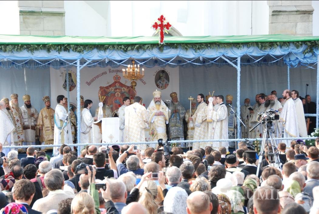 Arhiepiscopia Romanului şi Bacăului 320418