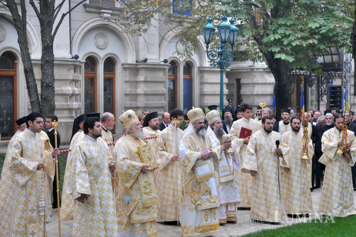 Prima Liturghie după 60 de ani în biserica Palatului Cotroceni 314298
