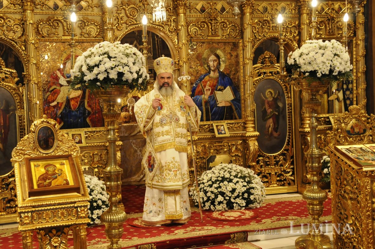 Săvârşitu-s-a sfinţirea Marelui Mir pentru a 21-a oară 328405