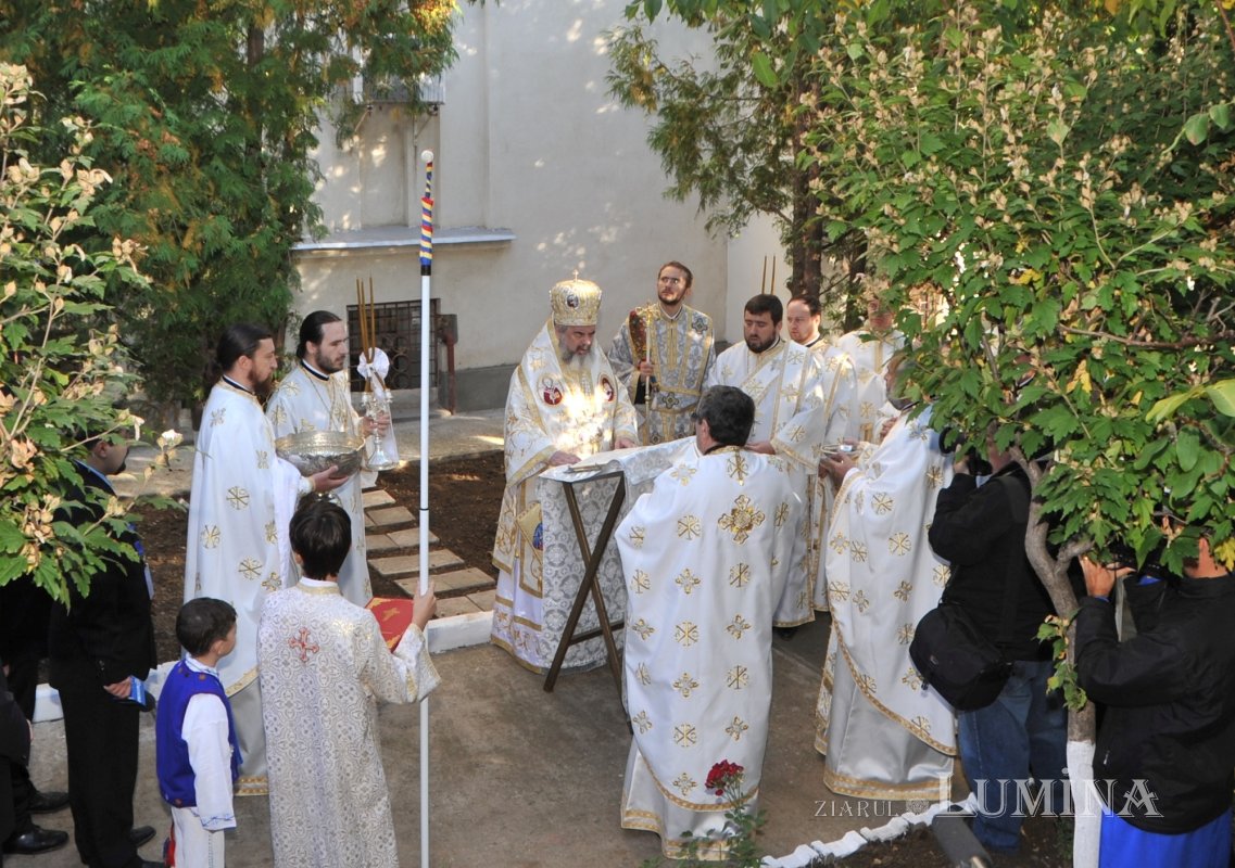 „Biserica este un laborator al învierii” 371069