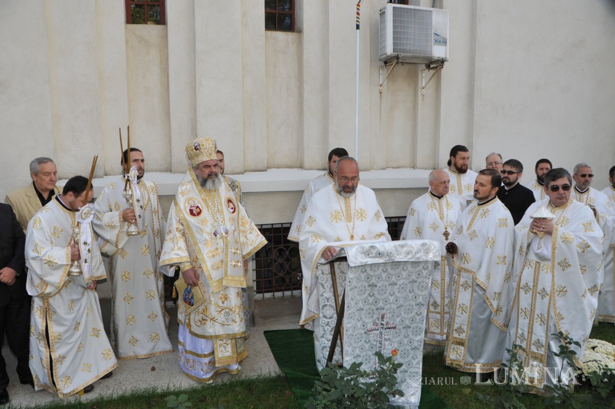 „Biserica este un laborator al învierii” 371073
