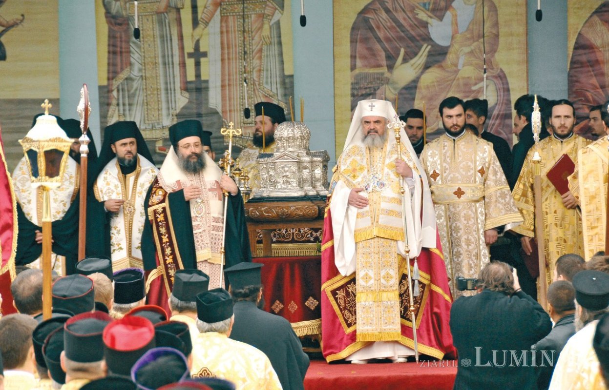 Calea Sfinţilor a umplut de lumină străzile Capitalei 348735