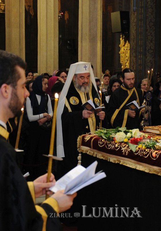 Scuipări, bătăi, cruce şi moarte pentru mântuirea lumii 305696