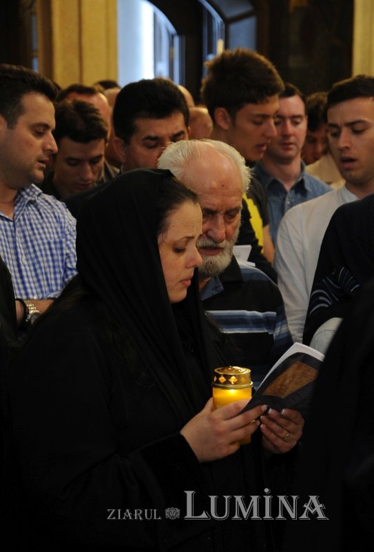 Scuipări, bătăi, cruce şi moarte pentru mântuirea lumii 305700