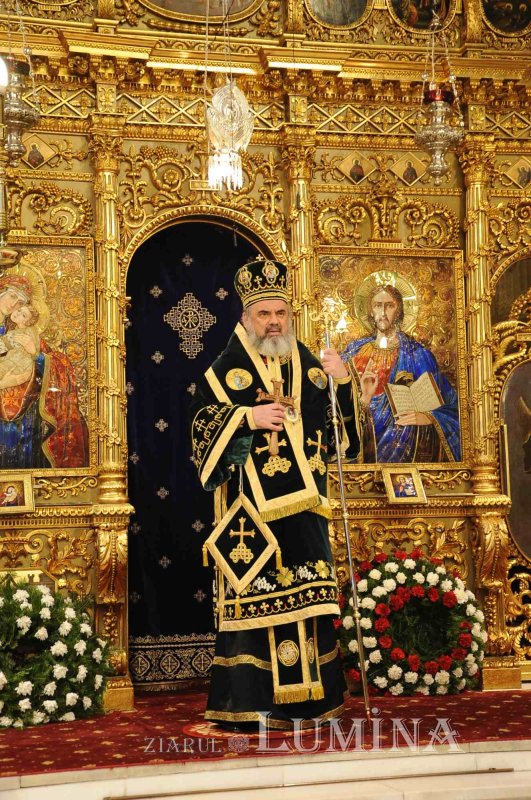 Scuipări, bătăi, cruce şi moarte pentru mântuirea lumii 305703