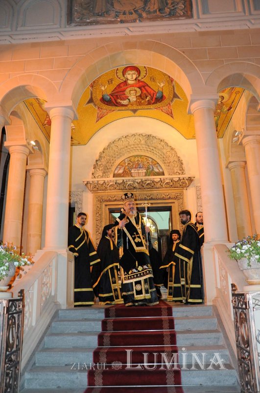 Scuipări, bătăi, cruce şi moarte pentru mântuirea lumii 305723