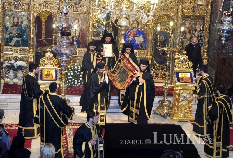 Scuipări, bătăi, cruce şi moarte pentru mântuirea lumii 305729