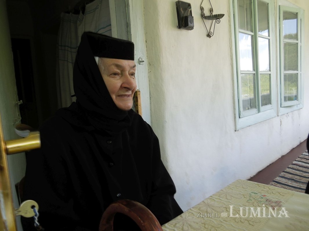 O călugăriţă curată cu inima 340761