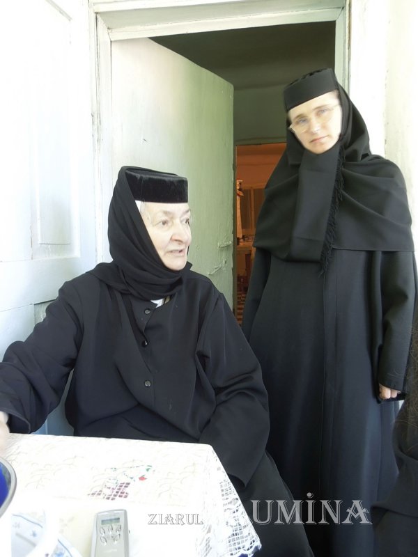 O călugăriţă curată cu inima 340762