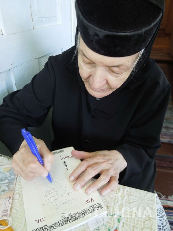 O călugăriţă curată cu inima 340764