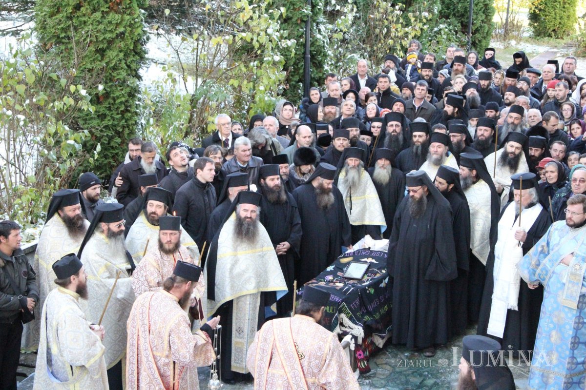 „Îl vom pomeni ca şi pe tatăl nostru” 322849