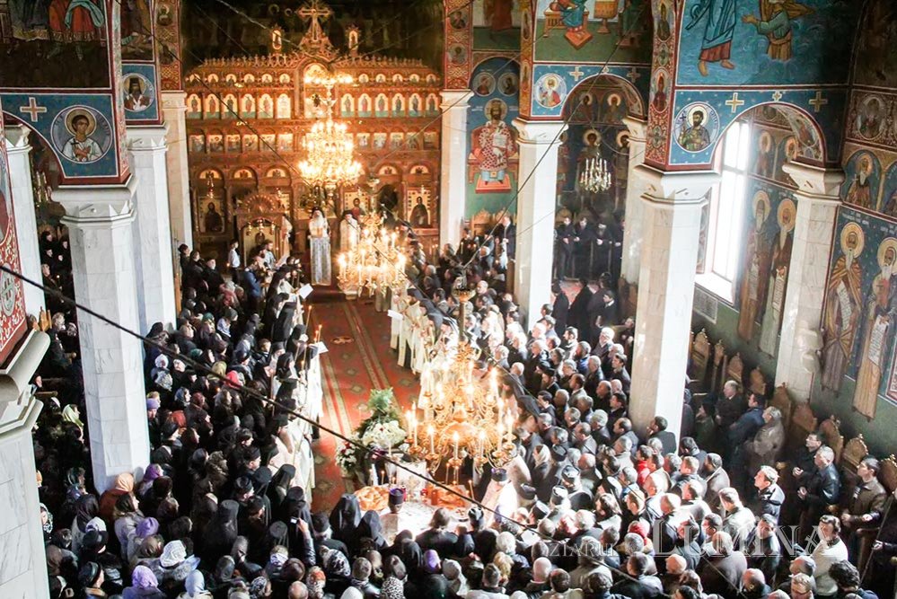 „Îl vom pomeni ca şi pe tatăl nostru” 75726