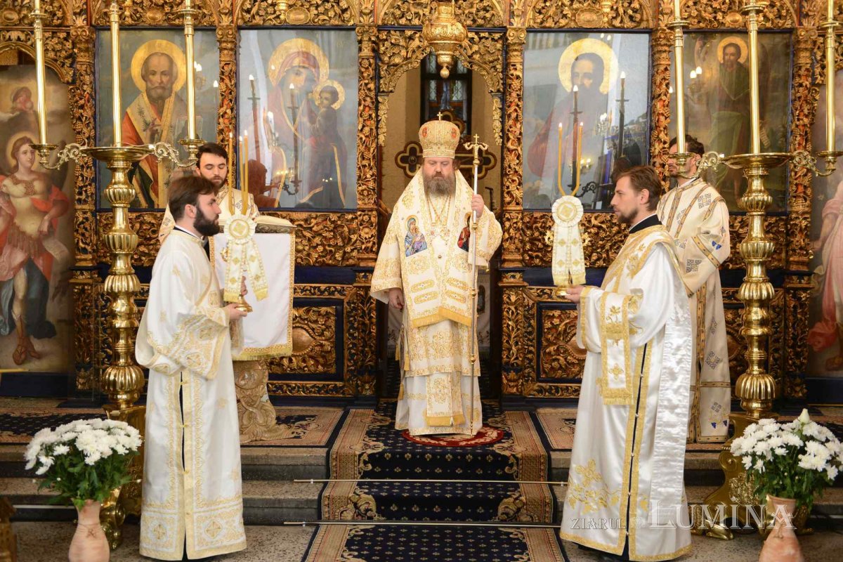 Sfinţirea unei biserici-martir din Capitală 306996