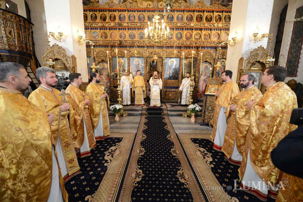 Sfinţirea unei biserici-martir din Capitală 306998