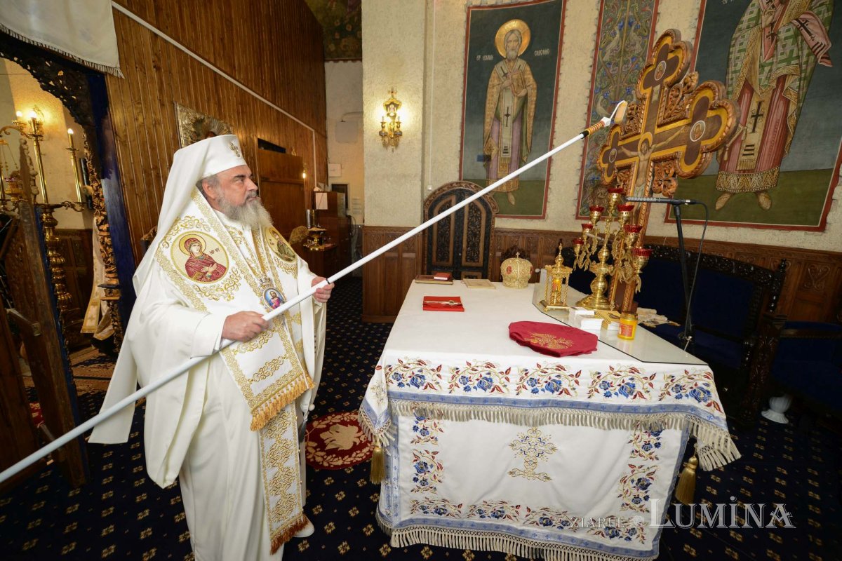 Sfinţirea unei biserici-martir din Capitală 307002