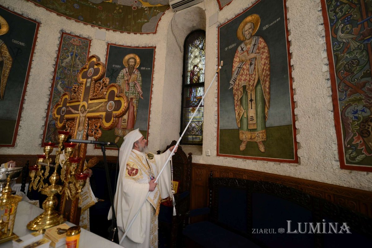 Sfinţirea unei biserici-martir din Capitală 307004