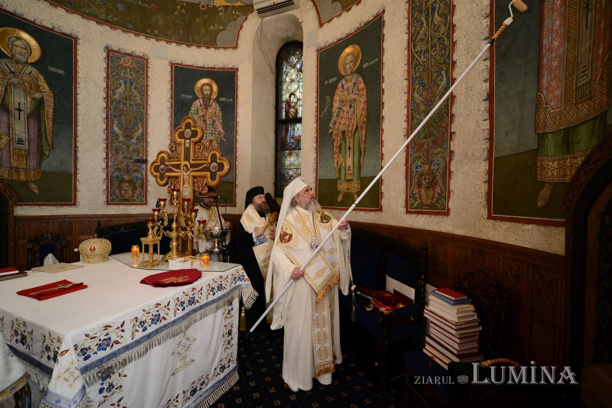 Sfinţirea unei biserici-martir din Capitală 307005