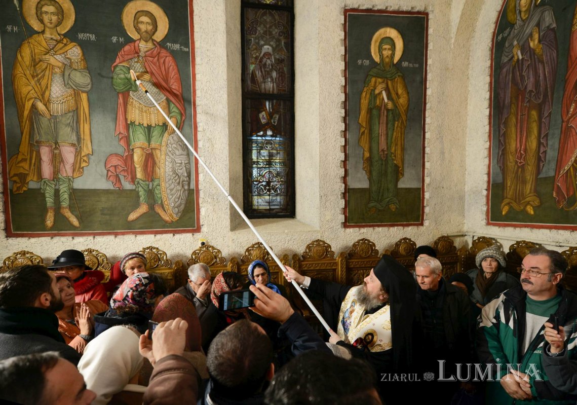 Sfinţirea unei biserici-martir din Capitală 307009