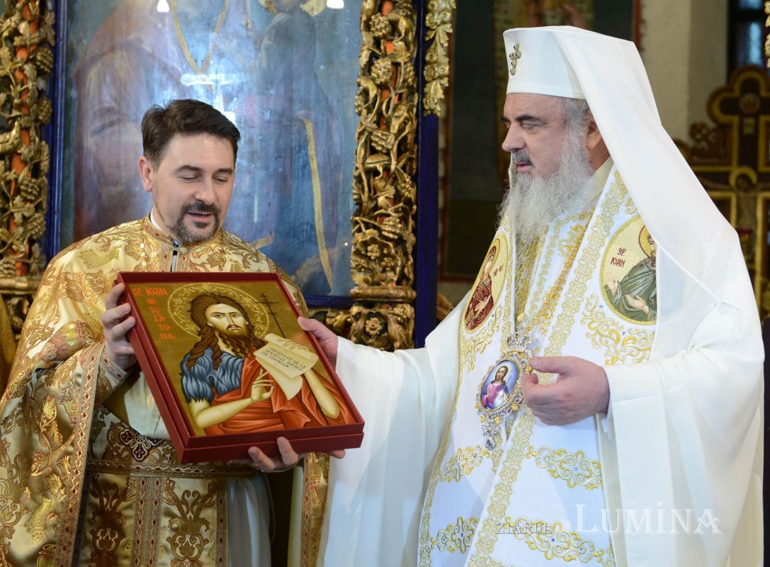 Sfinţirea unei biserici-martir din Capitală 307023