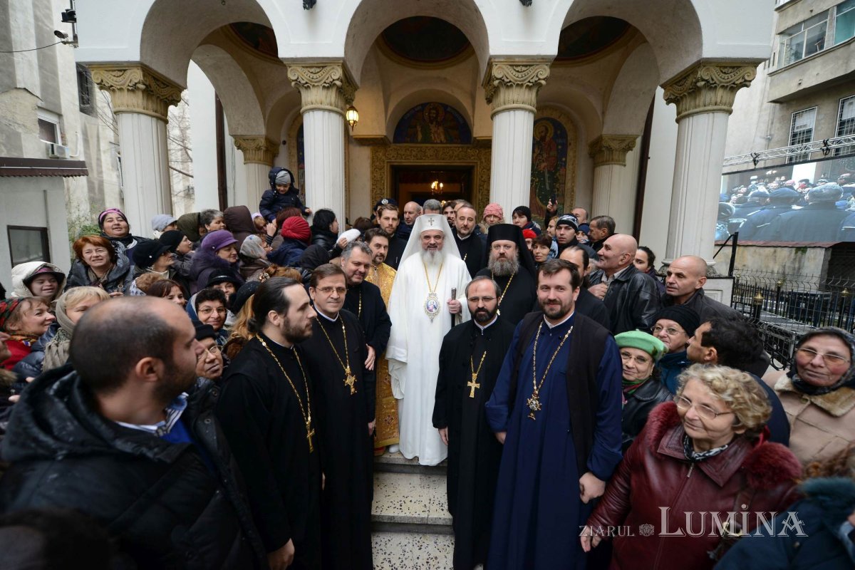 Sfinţirea unei biserici-martir din Capitală 307027