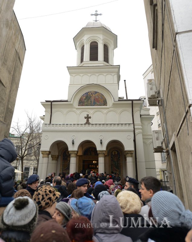 Sfinţirea unei biserici-martir din Capitală 307031