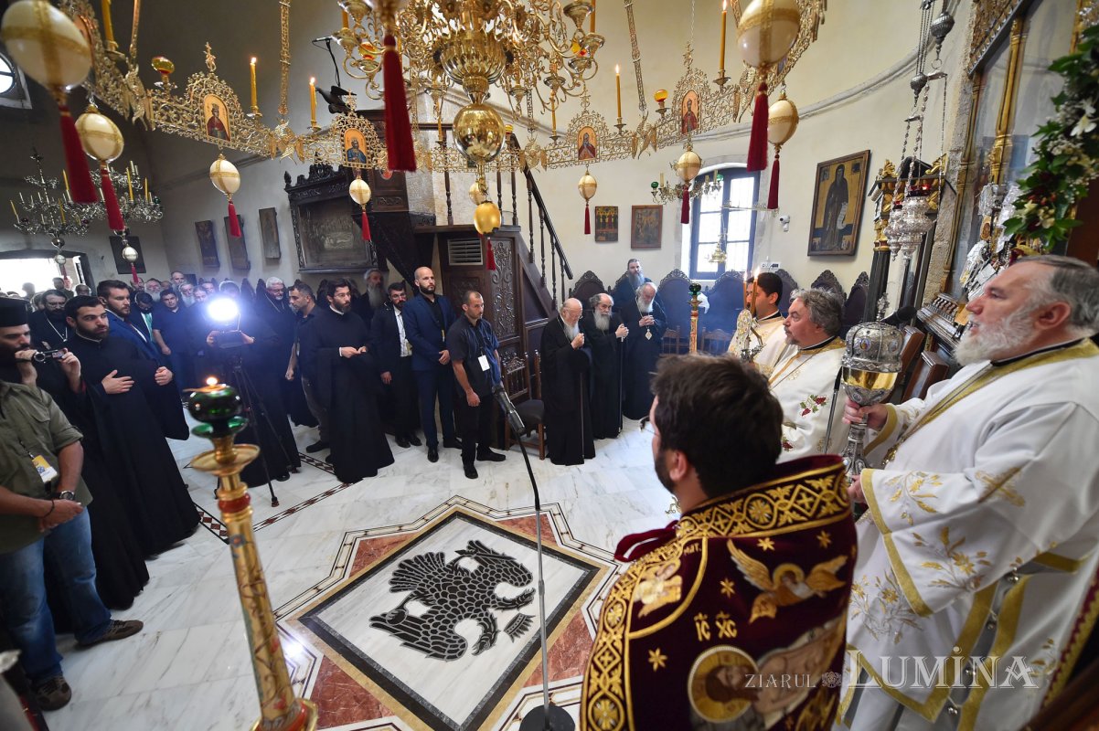 Sfânta Liturghie, săvârșită în limba română la Mănăstirea Gonia 57879