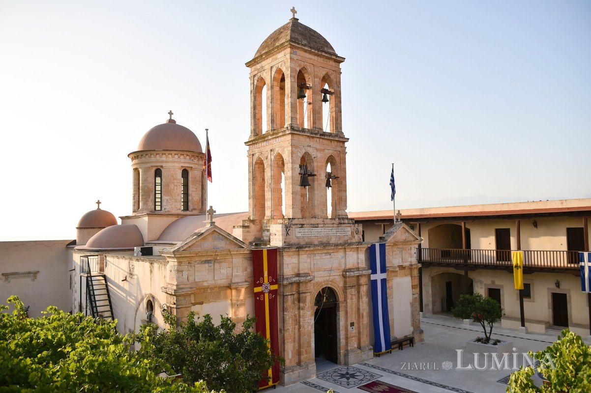 Sfânta Liturghie, săvârșită în limba română la Mănăstirea Gonia 57882