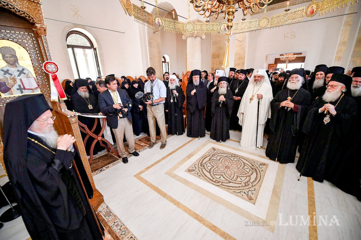 Liturghie solemnă în Catedrala din Chania, Creta 57713