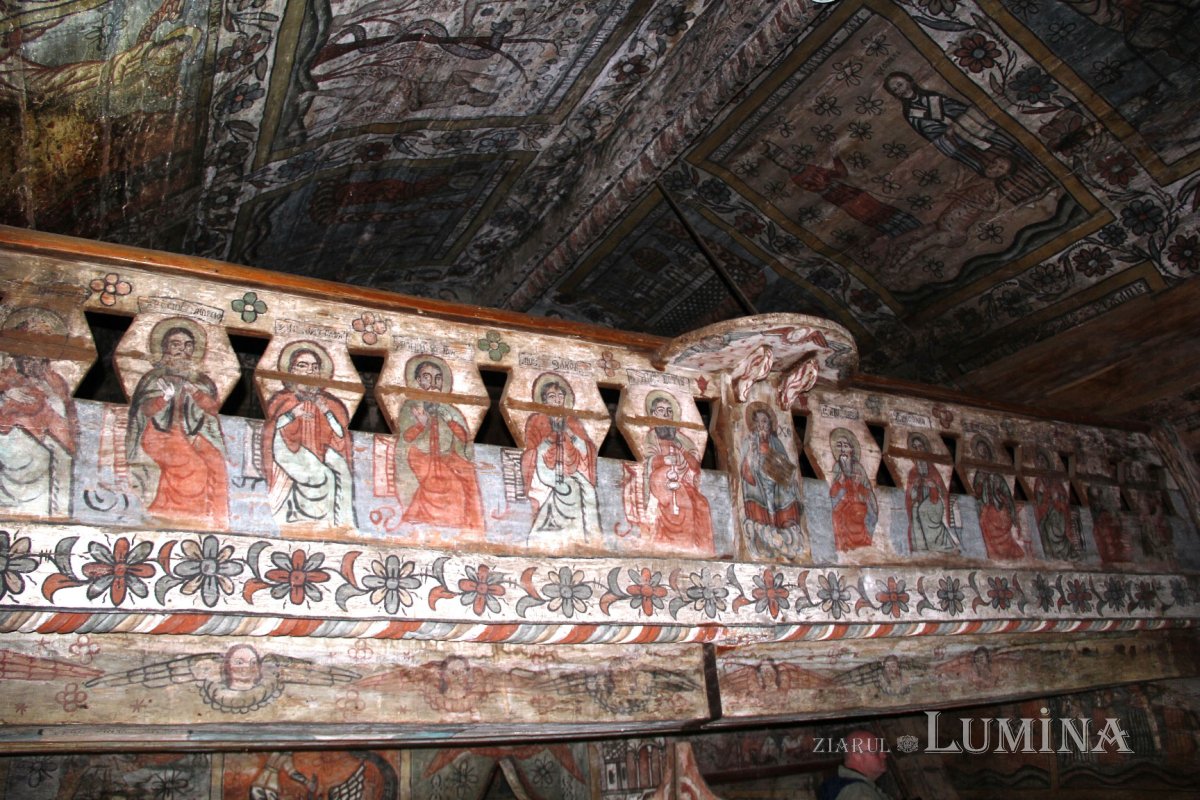 Biserica din Rogoz, coloana infinitului pe plaiuri maramureşene 25390