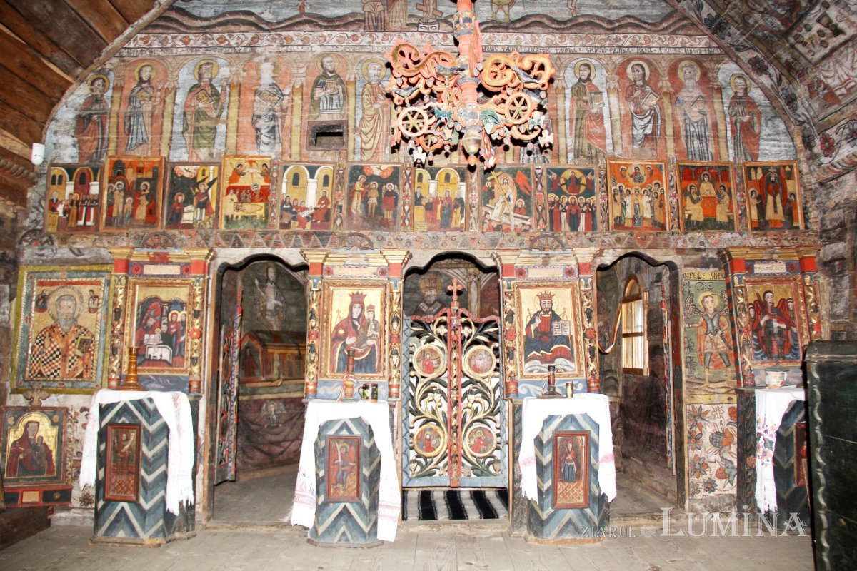 Biserica din Rogoz, coloana infinitului pe plaiuri maramureşene 25394