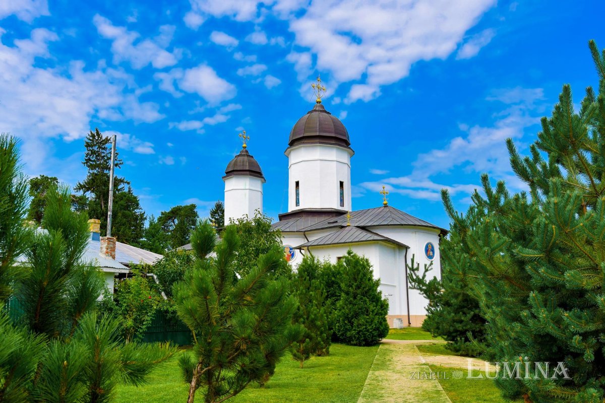 Minuni lucrate de Maica Domnului la Mănăstirea Țigănești 12672