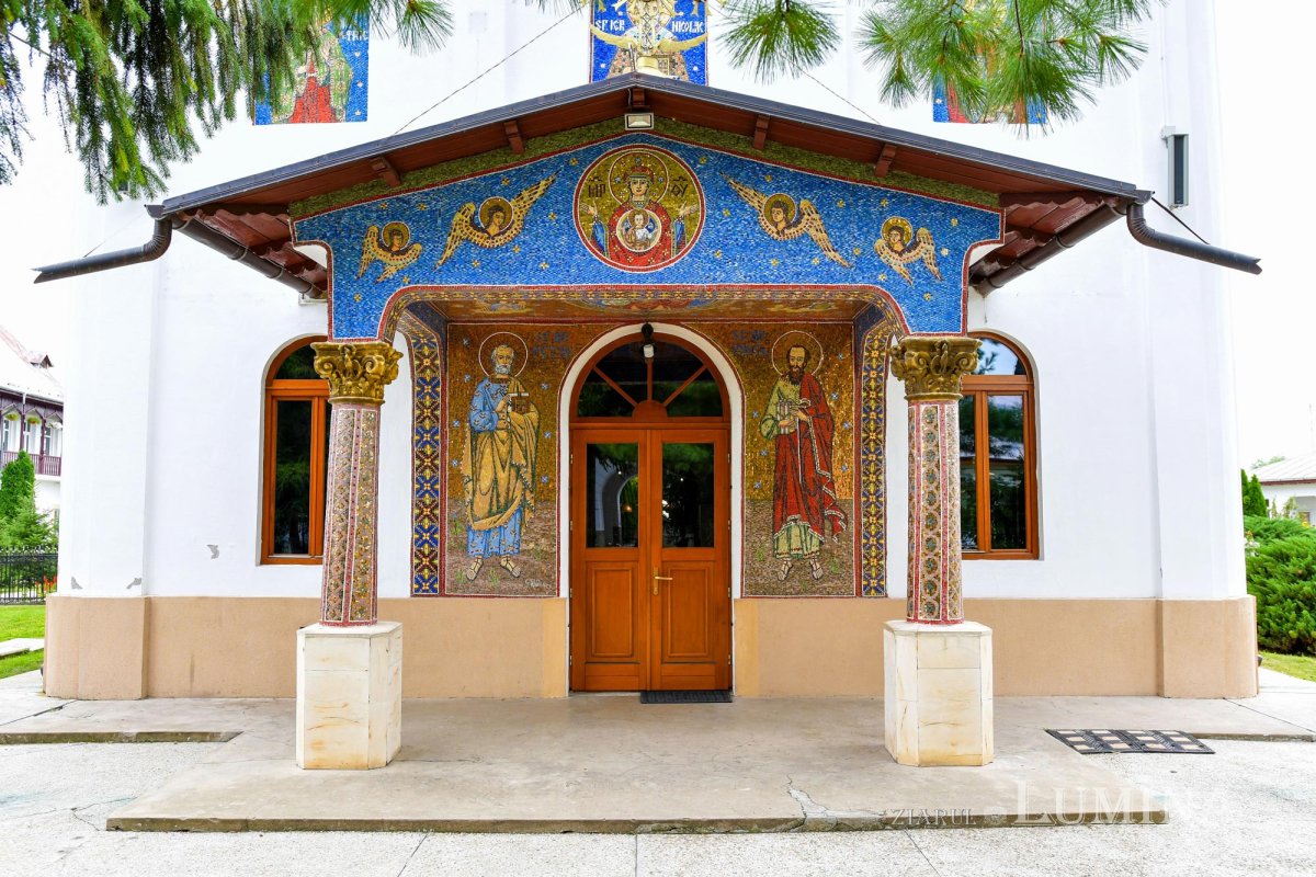 Minuni lucrate de Maica Domnului la Mănăstirea Țigănești 12674