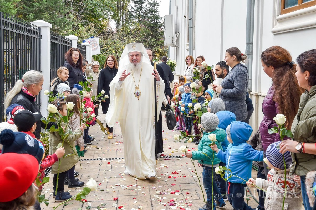 „Dumnezeu lucrează minunat prin îngerii Săi” 6637