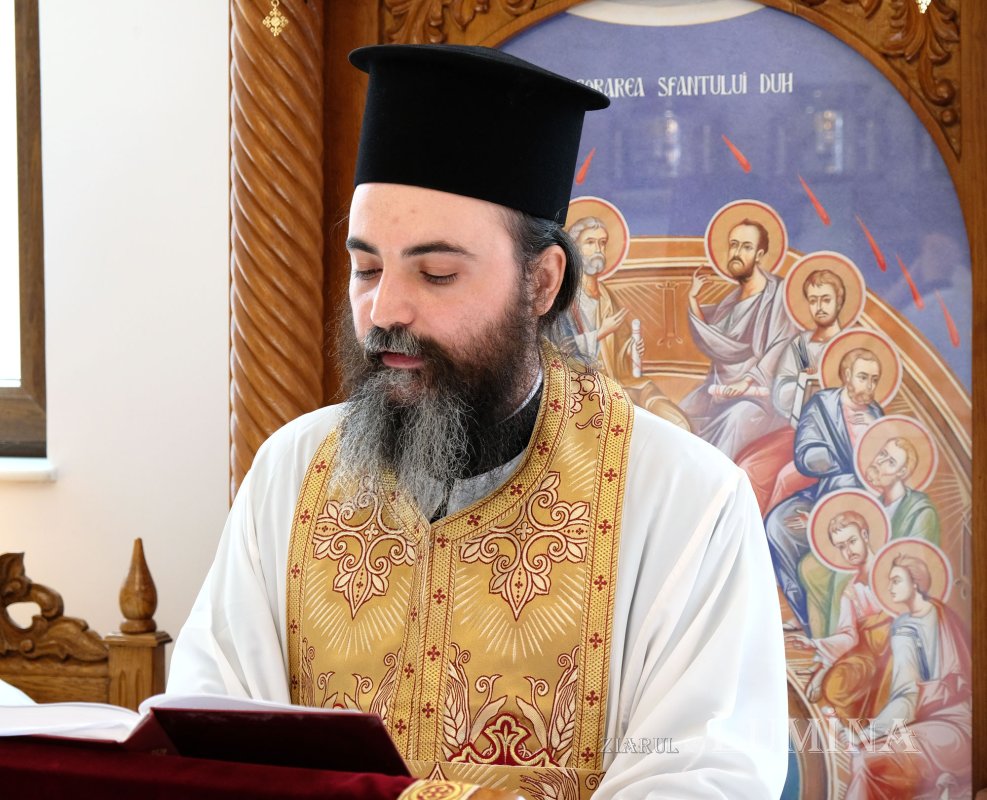 Sfinţirea Sfântului şi Marelui Mir 111780