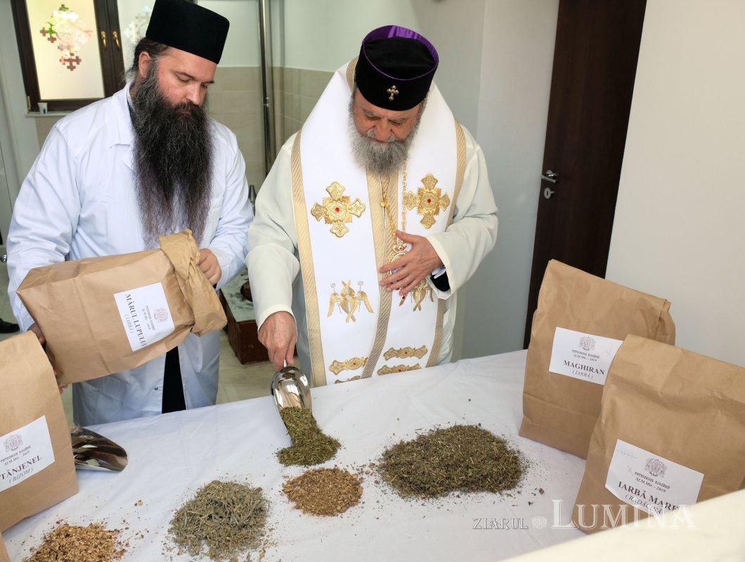 Sfinţirea Sfântului şi Marelui Mir 111782