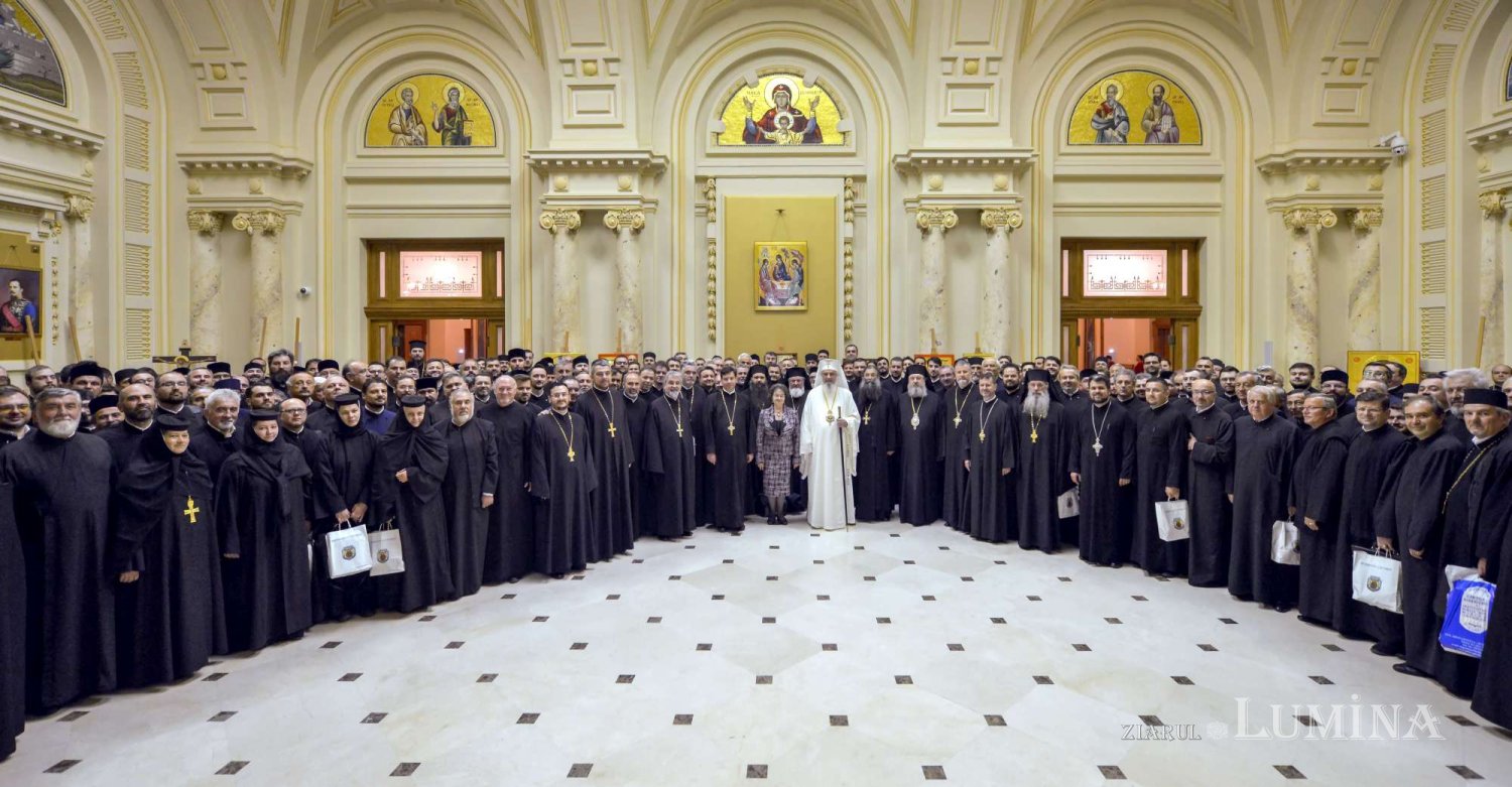 Conferință a clericilor prahoveni în Capitală  116068