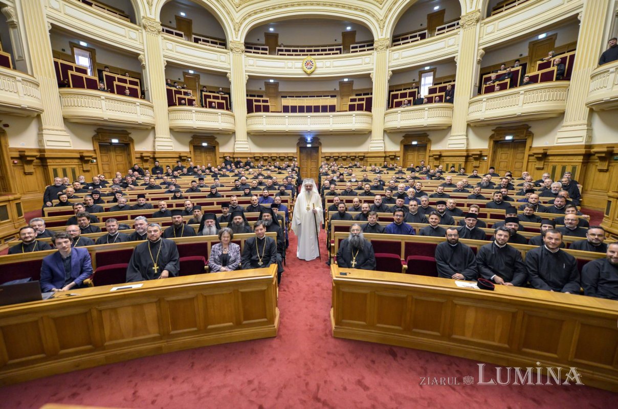 Conferință a clericilor prahoveni în Capitală  116092