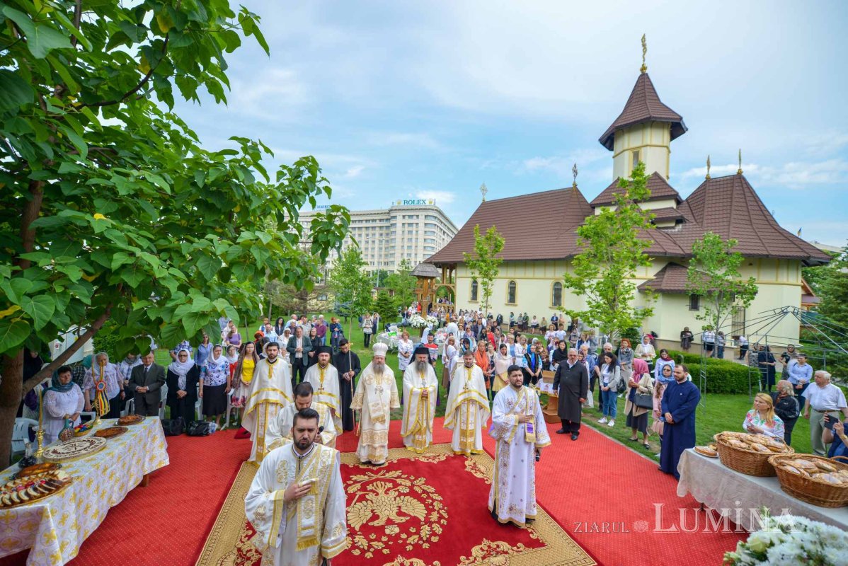 Praznic luminos la Paraclisul Catedralei Naționale 118010