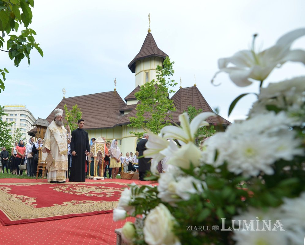 Praznic luminos la Paraclisul Catedralei Naționale 118012