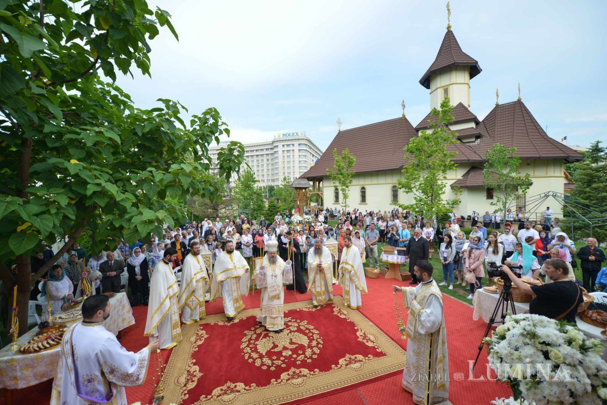 Praznic luminos la Paraclisul Catedralei Naționale 118015