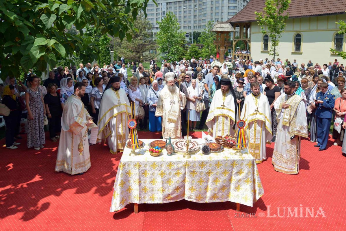 Praznic luminos la Paraclisul Catedralei Naționale 118027
