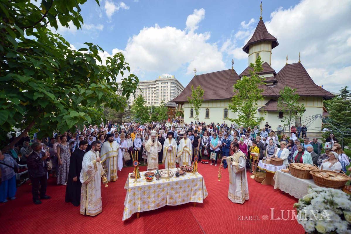 Praznic luminos la Paraclisul Catedralei Naționale 118028