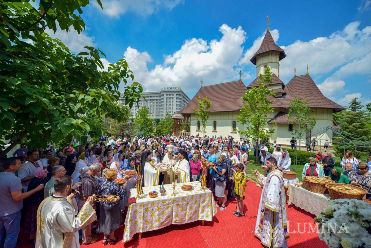 Praznic luminos la Paraclisul Catedralei Naționale 118032